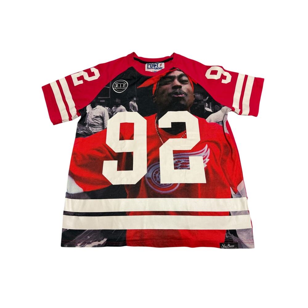 VTG 90’s Rare Post Game AOP Mens LARGE Tupac 92 RIP "BISHOP" Red Wings Shirt